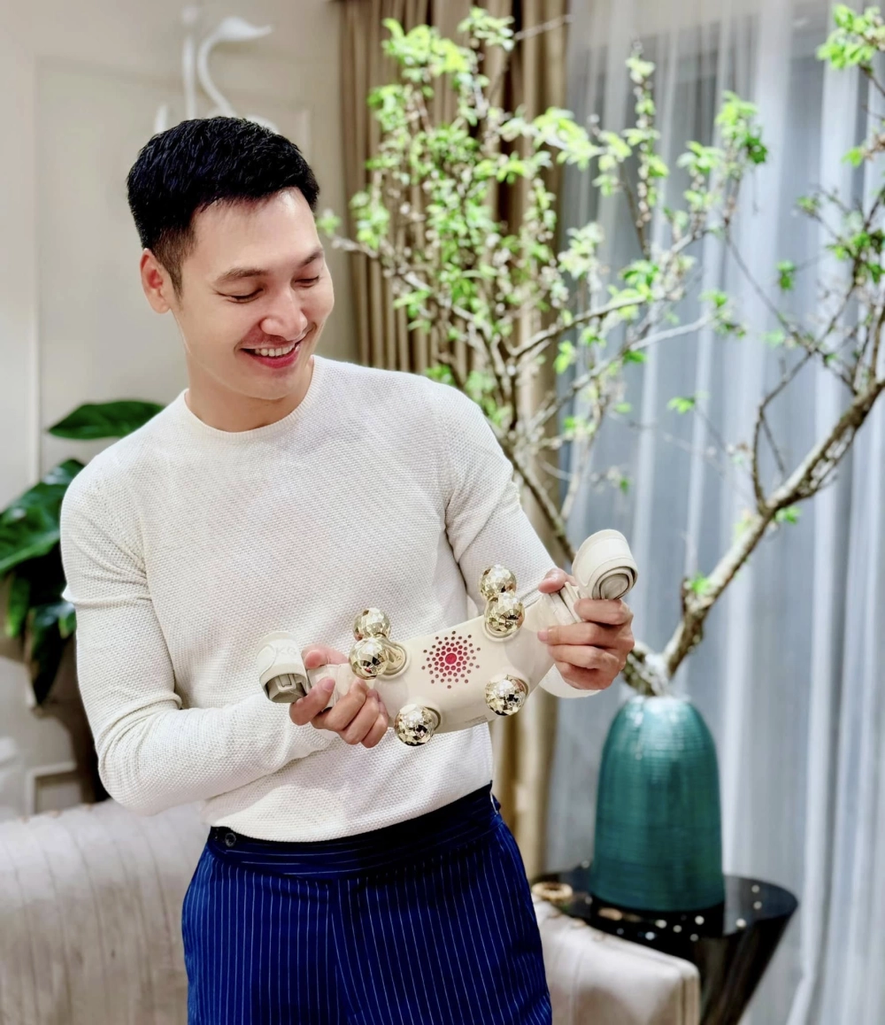 Mạnh Trường ghi dấu qua vai Việt trong Hương Vị Tình Thân