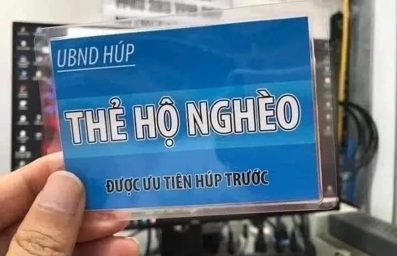 Lạc lối trong thế giới caption meme nghèo