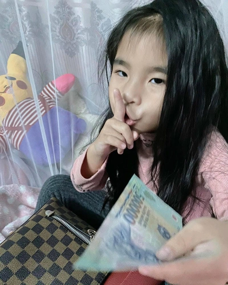 Tìm về money meme độc đáo