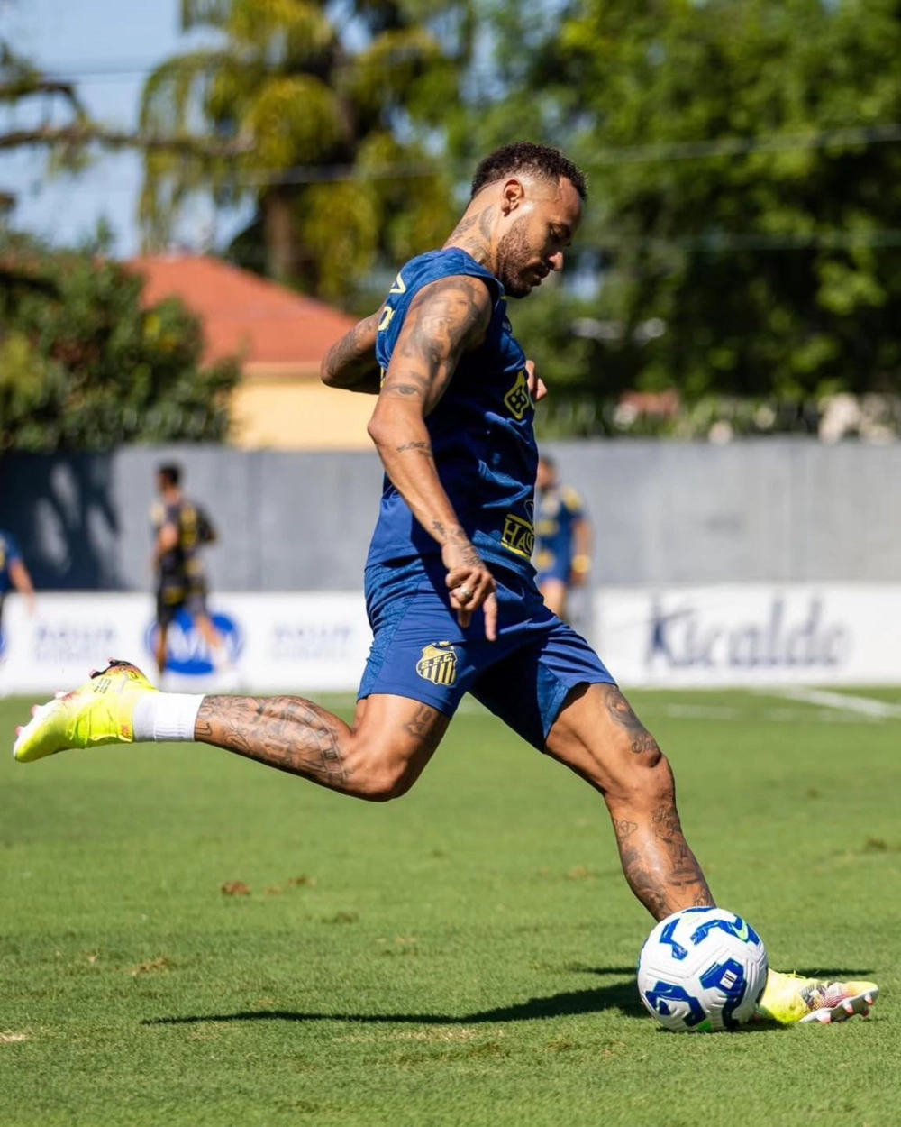 Neymar Jr. skills nổi bật với kỹ thuật điêu luyện