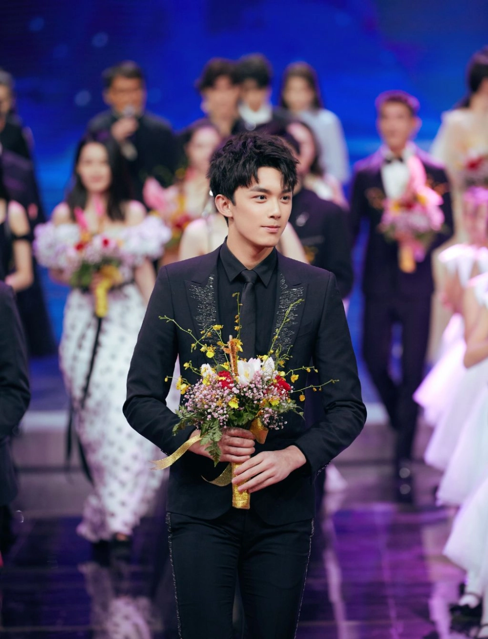 Ngô Lỗi chiều cao lý tưởng cùng phong thái tự tin