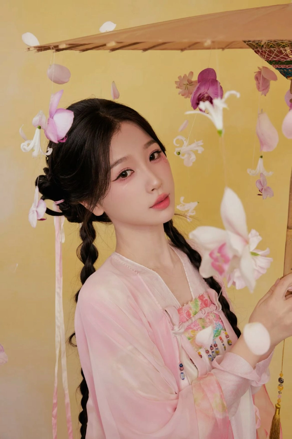 Ngu Thư Hân ig nơi chia sẻ hình ảnh đời thường đáng yêu