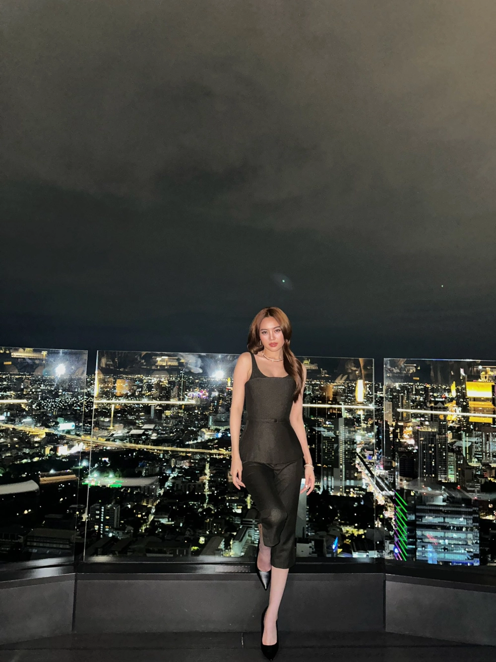 Ninh Dương Lan Ngọc sinh năm 1990, xinh đẹp tài năng