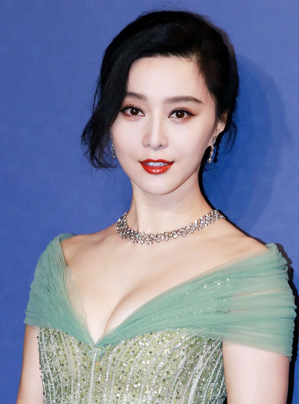 Phạm Băng Băng trốn thuế mất sự nghiệp