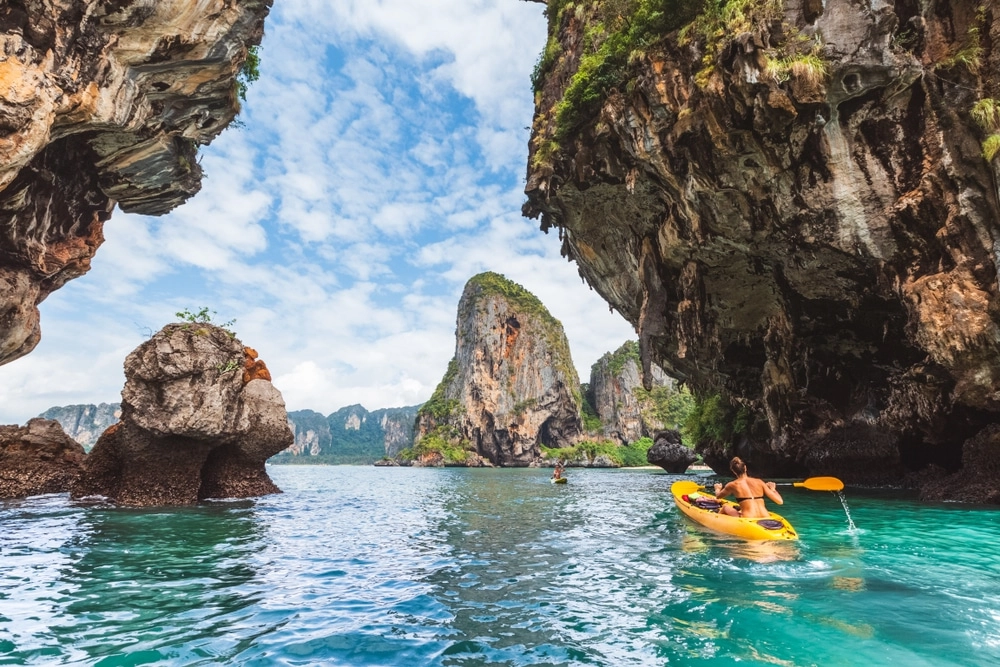 Khám phá cảnh đẹp đảo Phi Phi với bãi biển thơ mộng