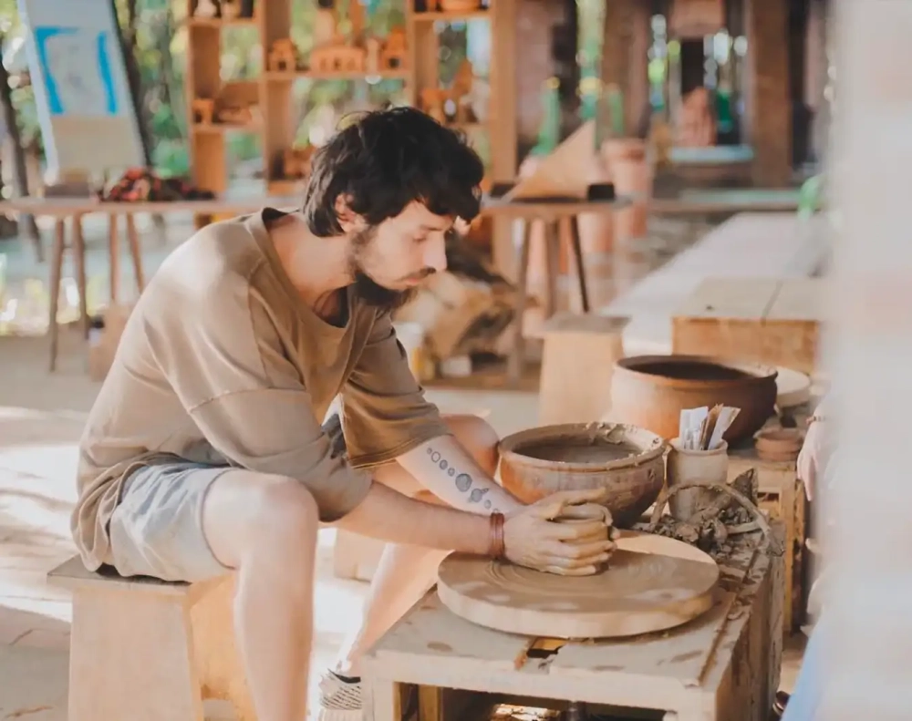 Khám phá địa điểm làng gốm bát tràng tuyệt đẹp qua phong cảnh làng gốm