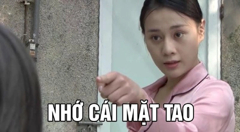 Ngắm nhìn vẻ đẹp pointing meme template
