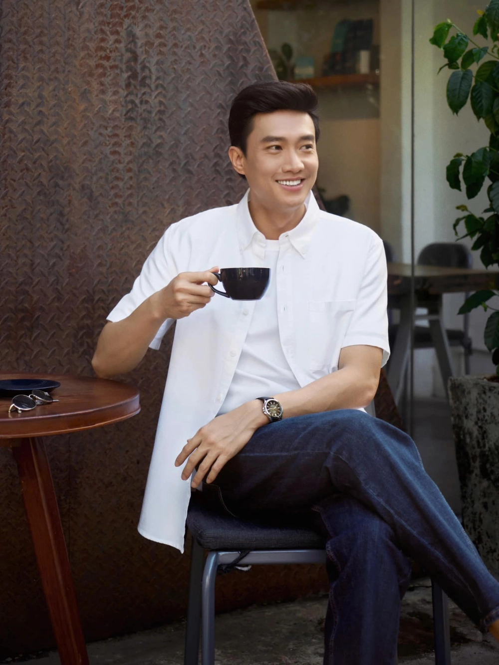 Quốc Trường Sasin thường xuyên xuất hiện trên mạng xã hội