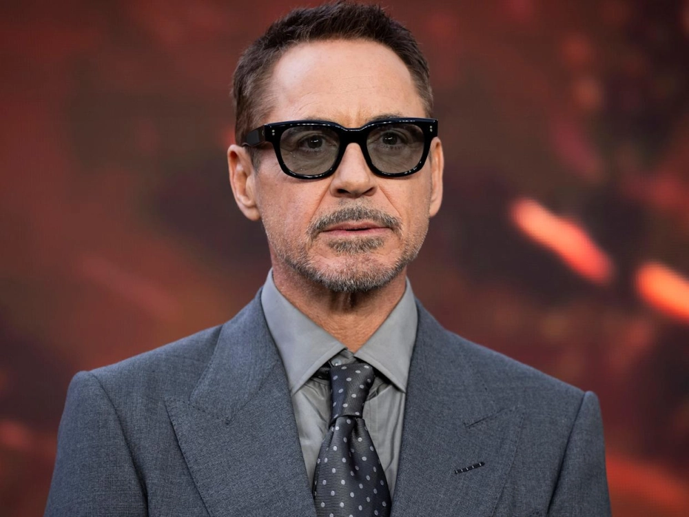 Robert Downey Jr tên tuổi rực sáng khắp thế giới