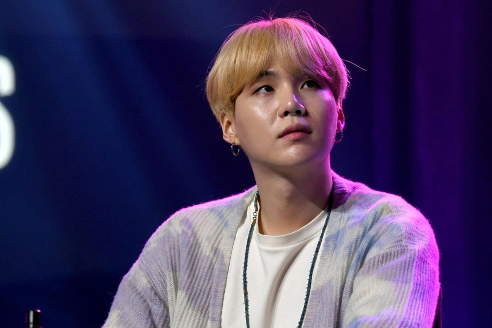 Army BTS Suga tình cảm gắn bó bền chặt với thần tượng