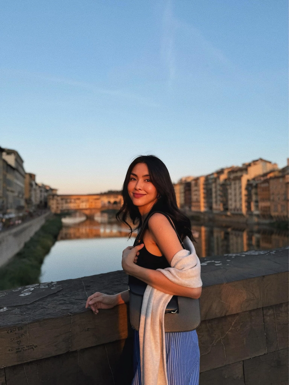 Tăng Thanh Hà 2024 giữ thần thái tự nhiên và quý phái