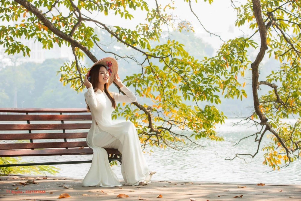 Ảnh lá vàng mùa thu đẹp yên bình thơ mộng