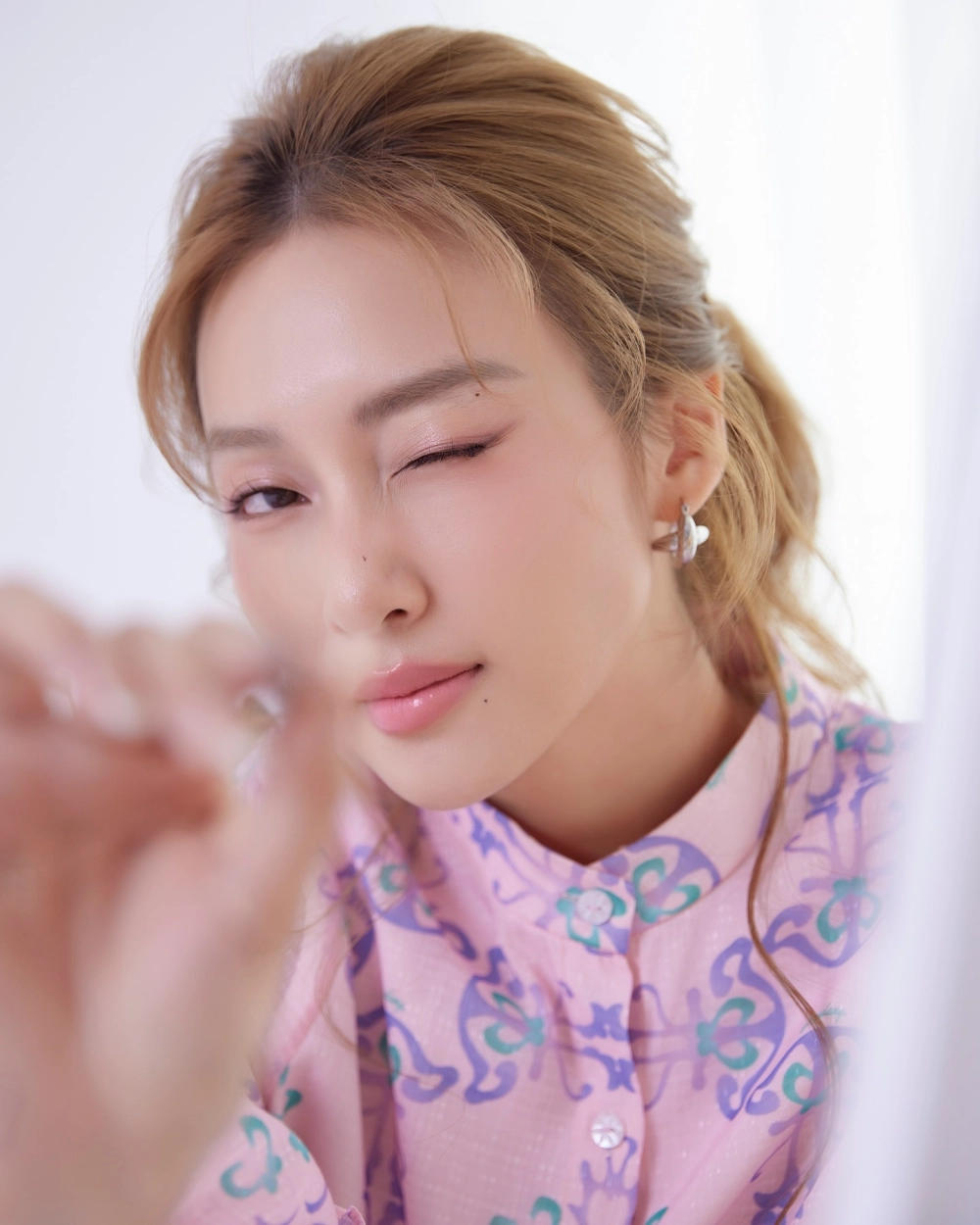 Khả ngân diễn viên diễn xuất tự nhiên