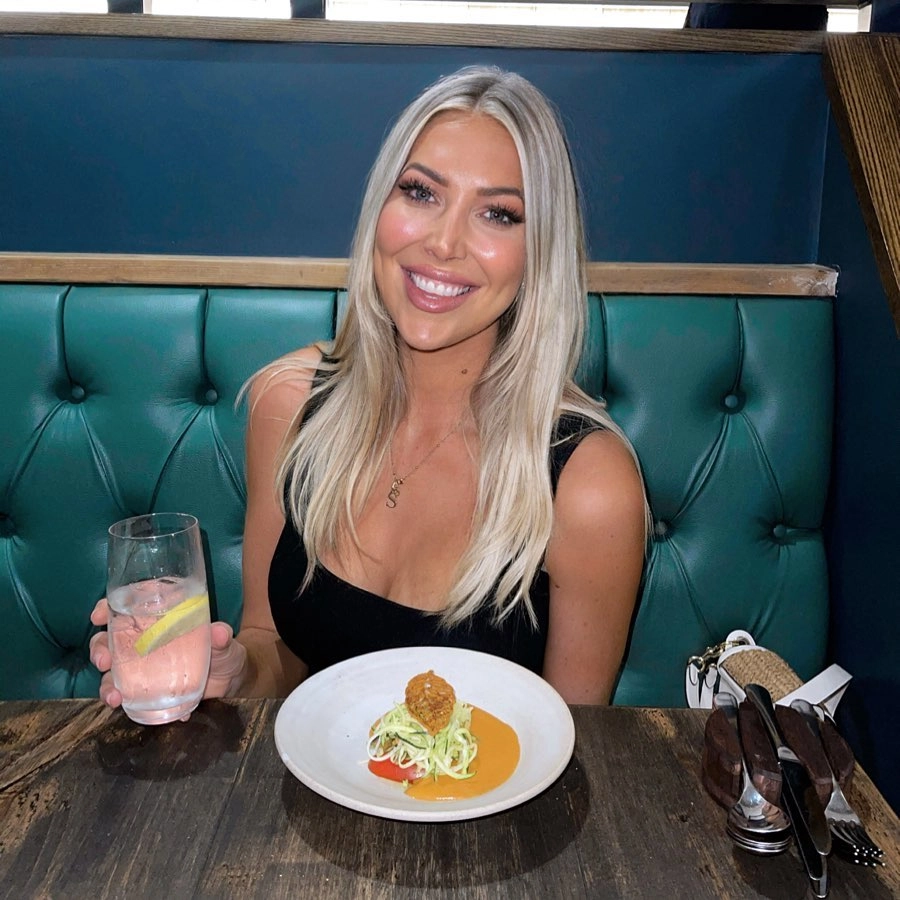 Lexi lowe tiểu sử quyến rũ nóng bỏng