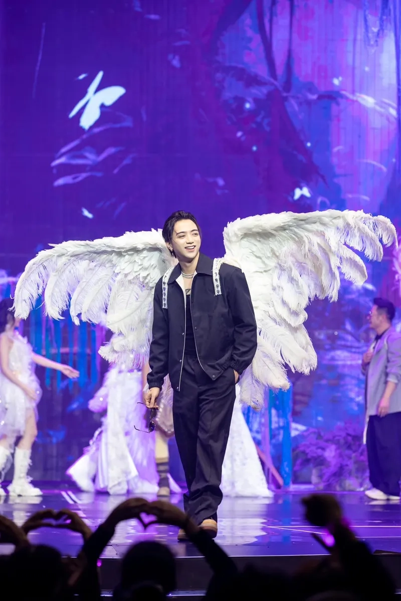 Soobin Hoàng Sơn là nam ca sĩ nổi tiếng của Vpop