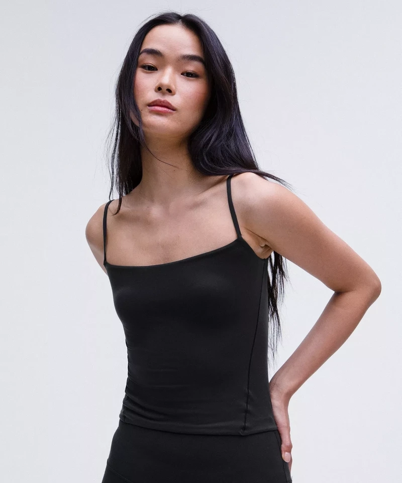 Khung hình thu hút của gái mặc áo 2 dây xinh đẹp khiến ai cũng mê