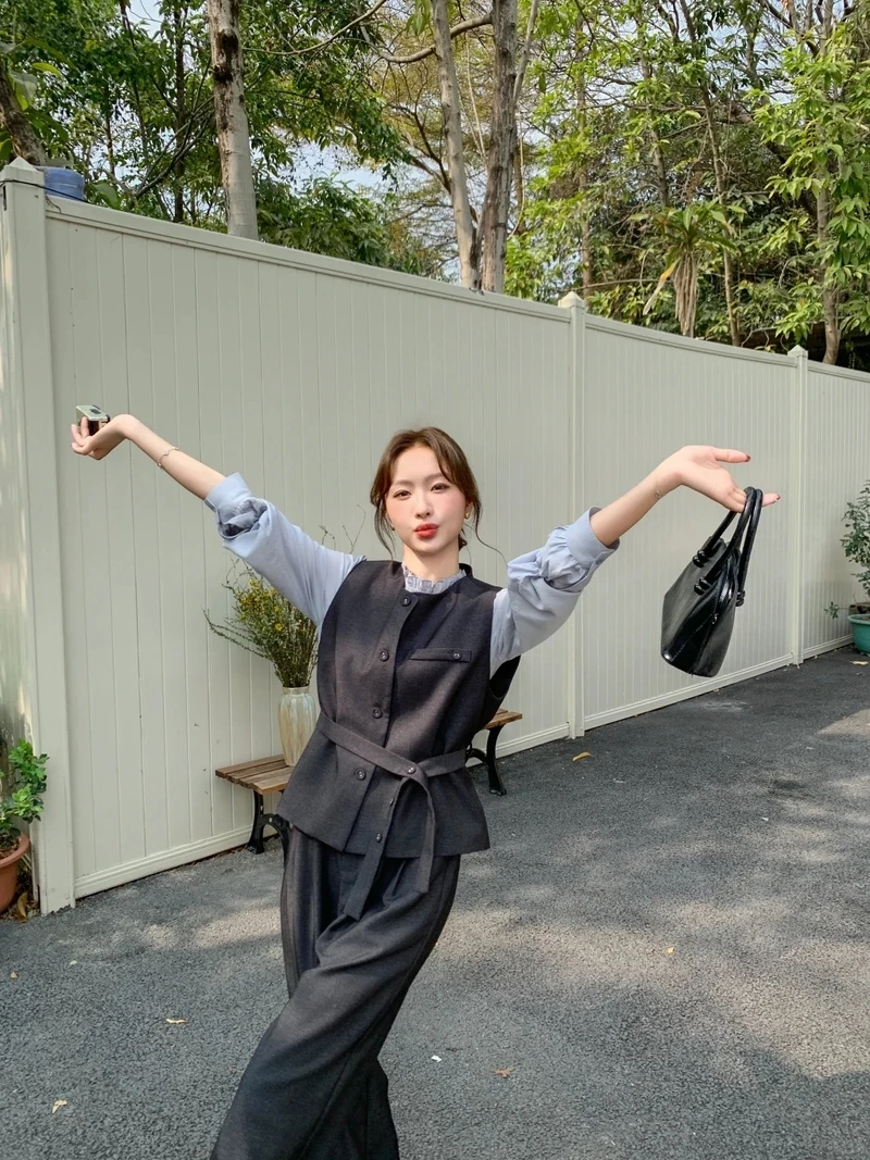 Phong thái tinh tế của gái mặc đồ công sở tinh tế cực sang