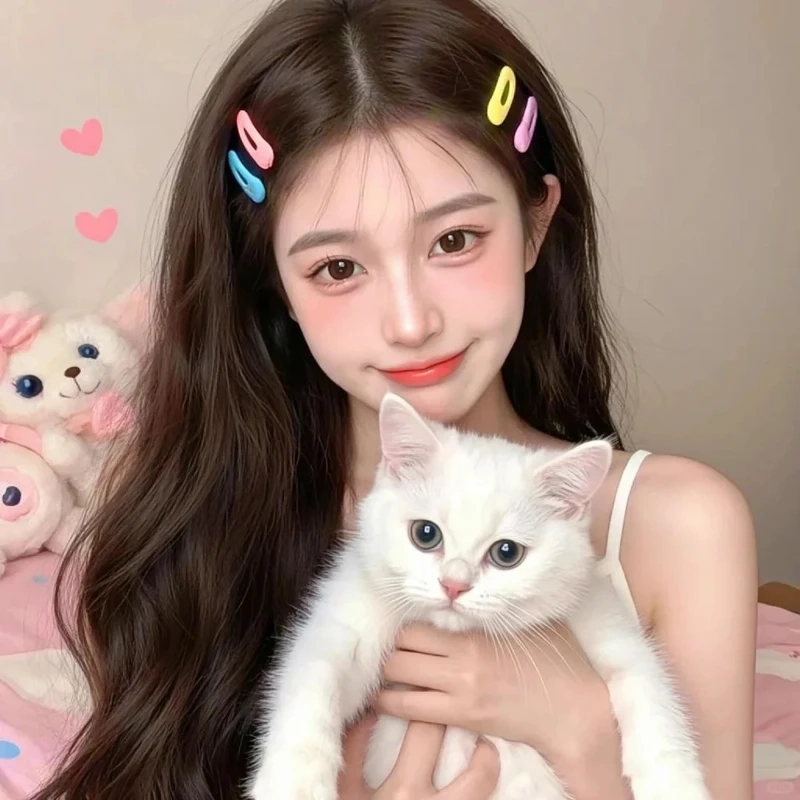 Khung hình ngọt ngào của gái xinh bên mèo đáng yêu gây bão mạng