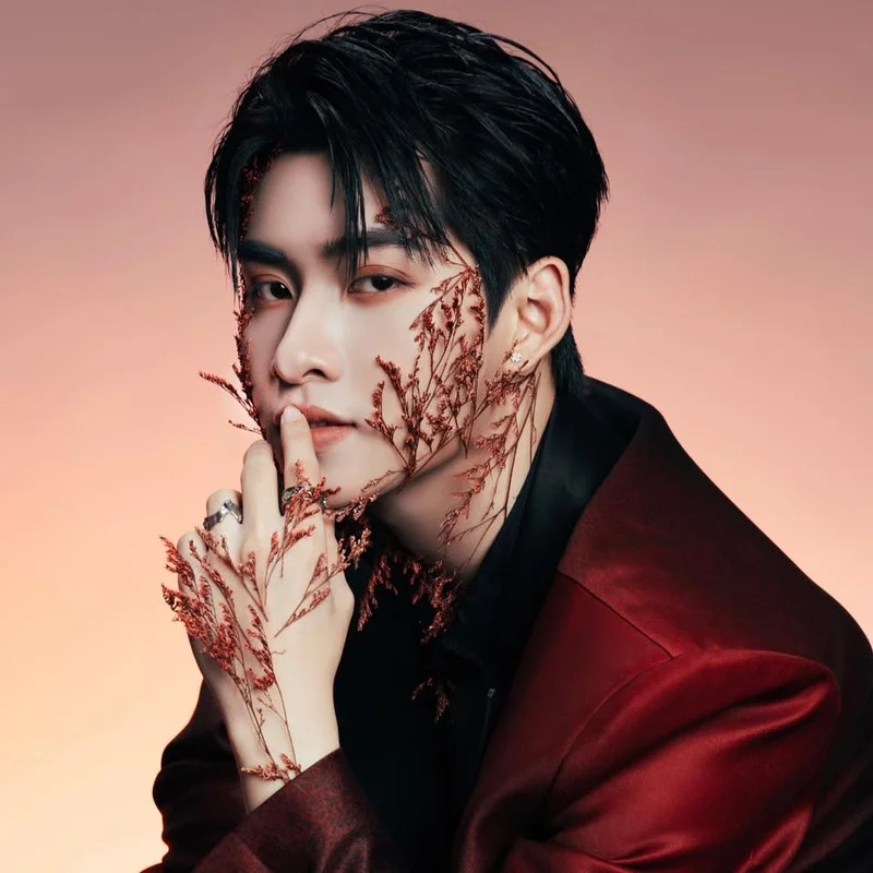 Nhiều người đang tìm hiểu Hùng Huỳnh là ai trên mạng xã hội