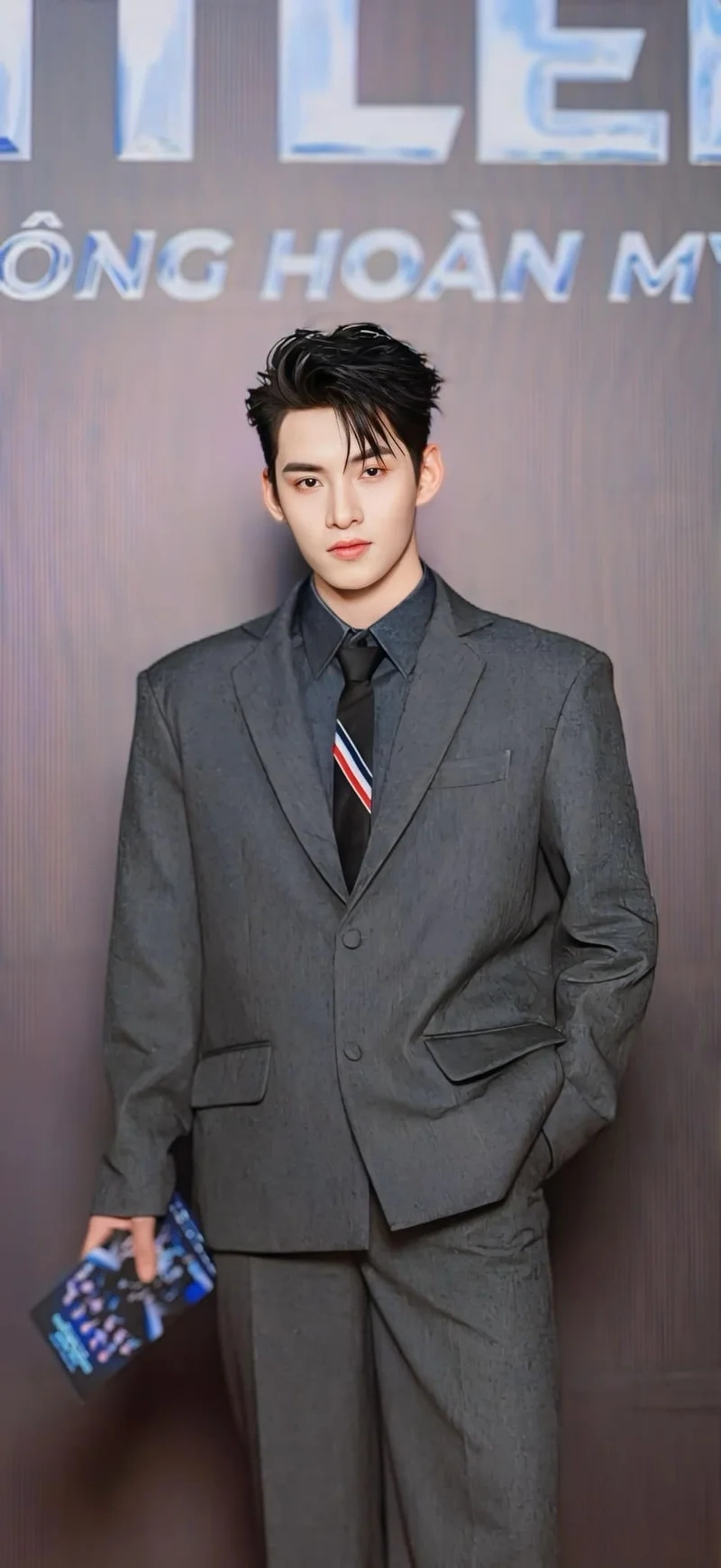 Khoảnh khắc ấn tượng của Hùng Huỳnh Anh Trai Say Hi trên sân khấu