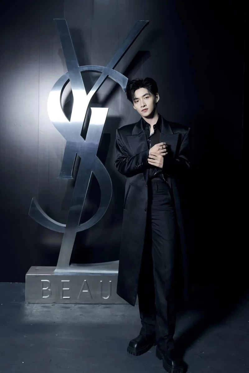 Fan thích thú với buổi Hùng Huỳnh Livestream giao lưu cực vui