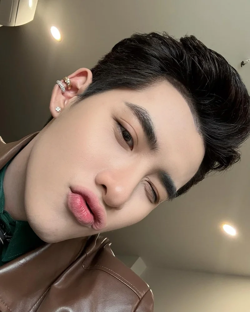 Bản chính thức Chẳng Thể Nhắm Mắt Hùng Huỳnh Official đang được tìm kiếm