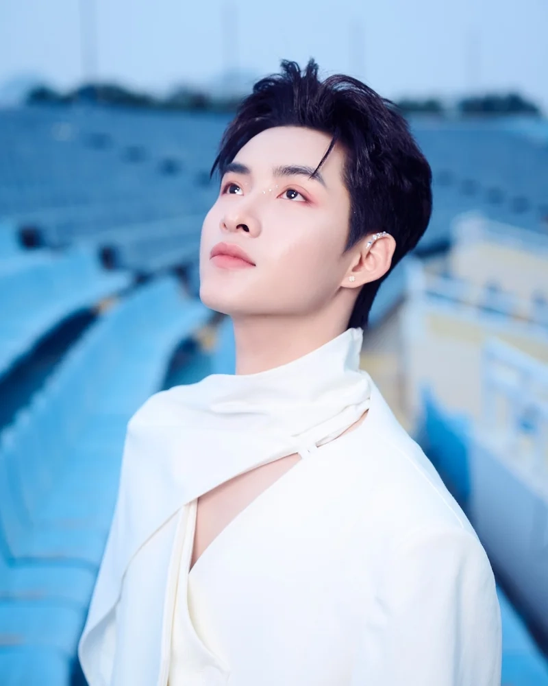 Nhiều fan quan tâm Hùng Huỳnh bao nhiêu tuổi