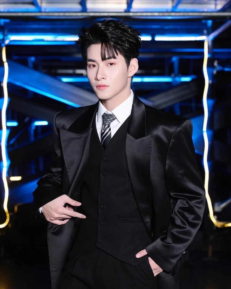 Loạt Hùng Huỳnh MV mới nhất đang thu hút cộng đồng mạng