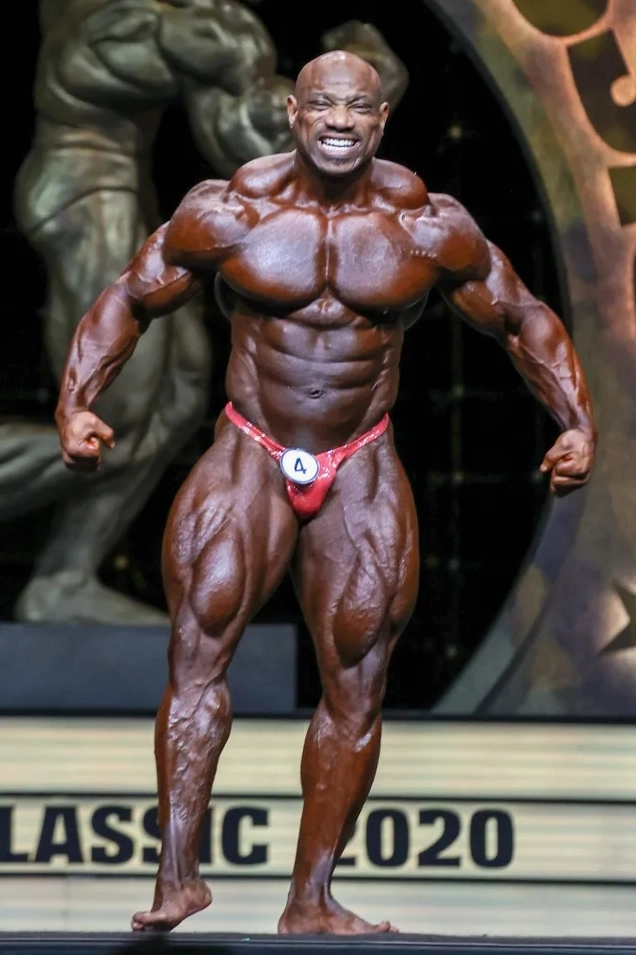 Một vận động viên thể hình ở tuổi U60 sự nghiệp Dexter Jackson