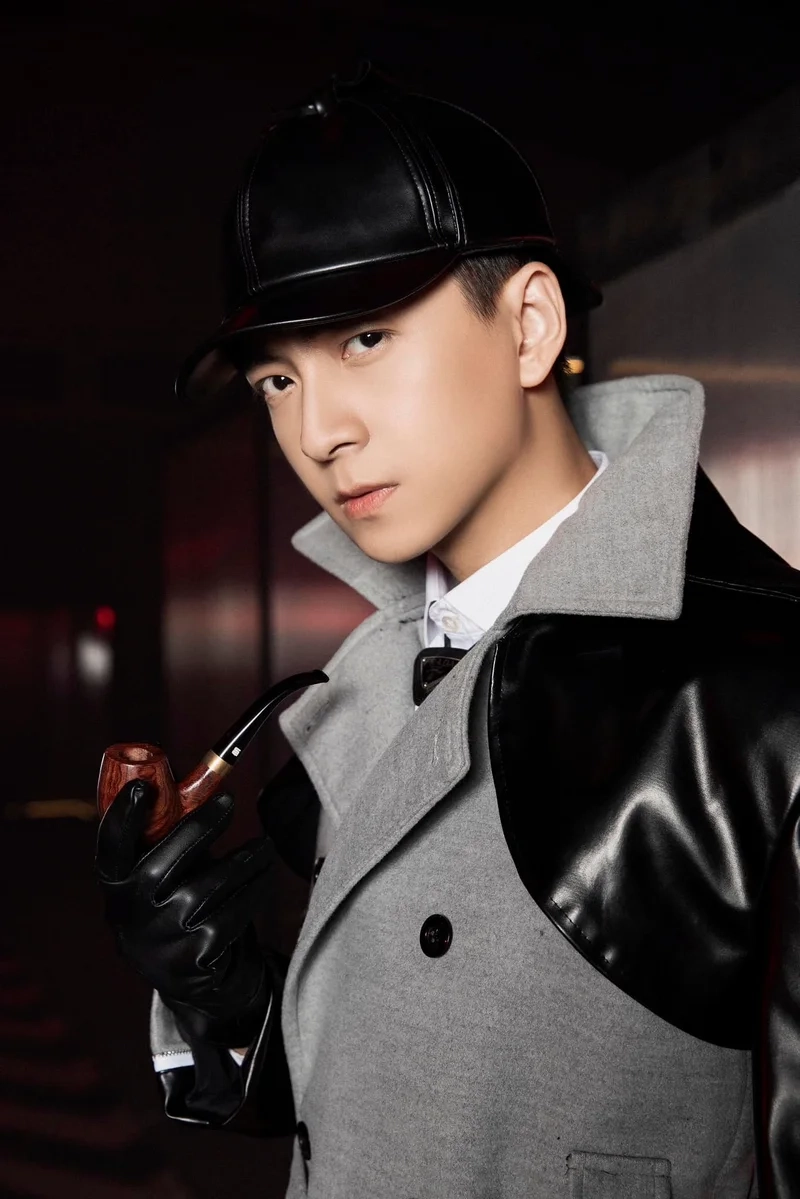 Dễ thương hết nấc với loạt khoảnh khắc Ngô Kiến Huy cute gây sốt