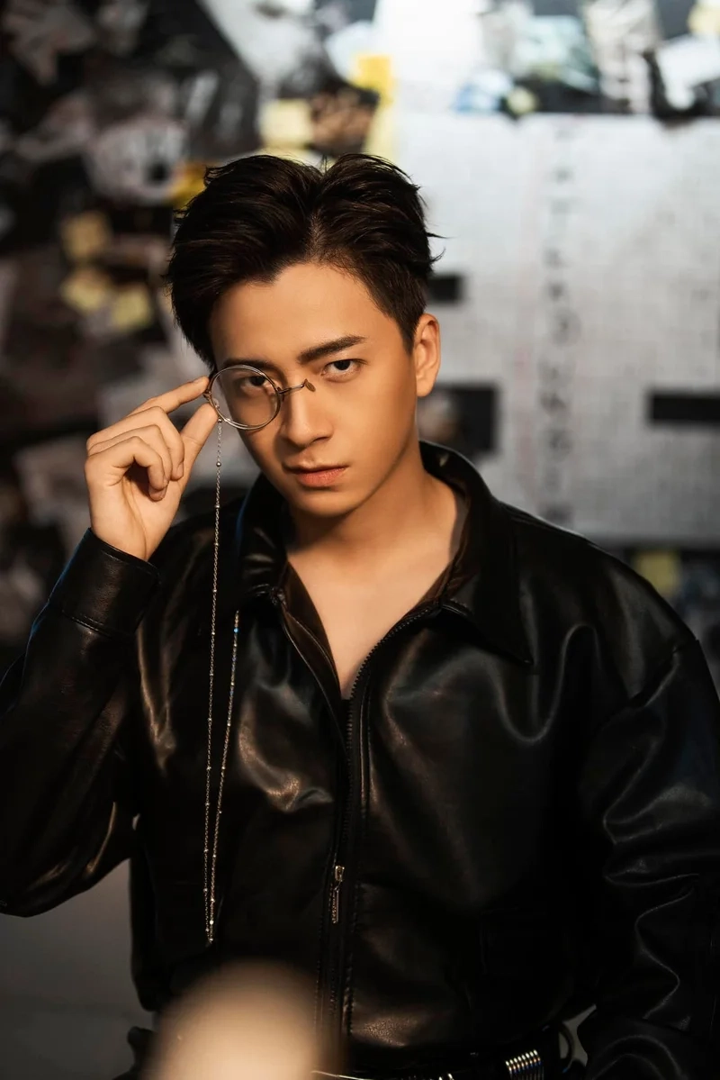 Bộ sưu tập Ngô Kiến Huy hình nền cực đẹp dành cho fan