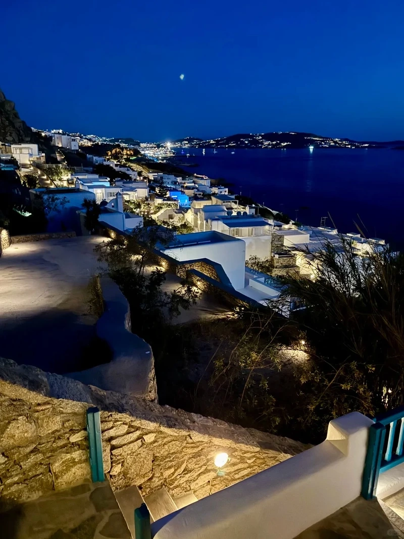 Không gian mơ mộng của phong cảnh Hy Lạp thơ mộng