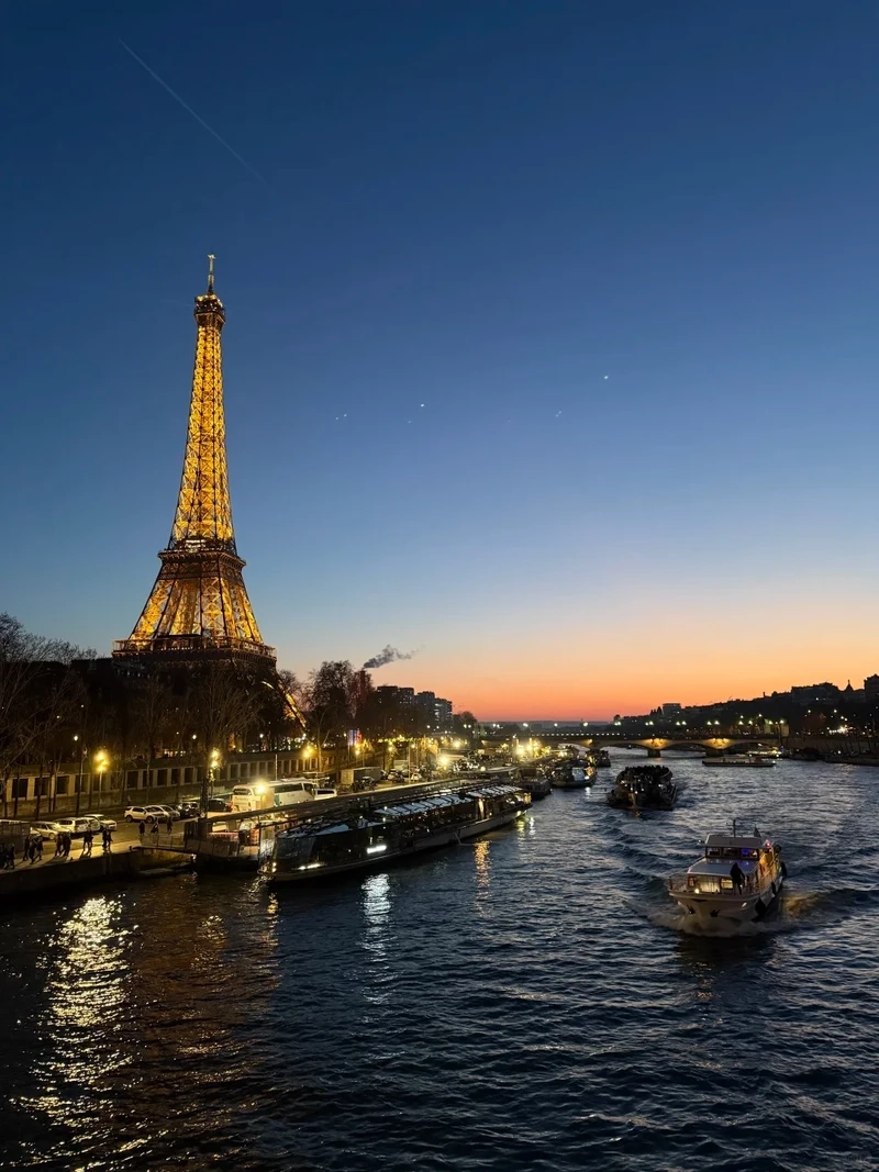 Cảm nhận tình yêu trong từng góc phong cảnh Paris lãng mạn