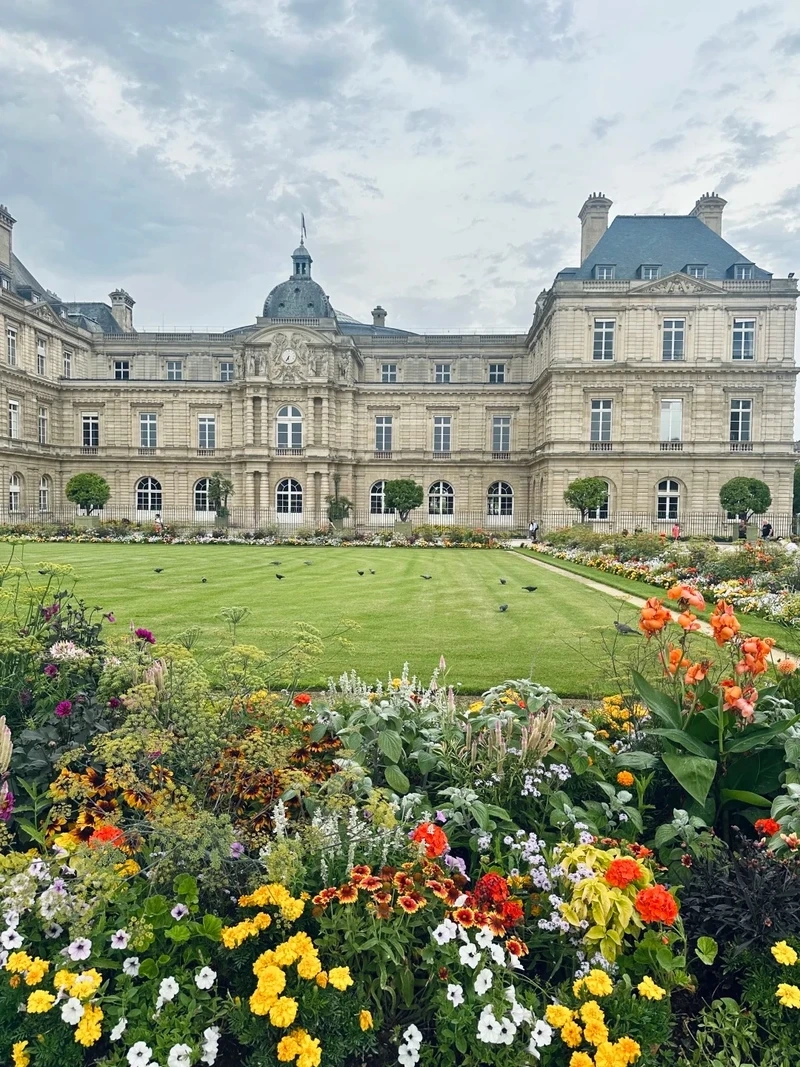 Vẻ đẹp vượt thời gian của phong cảnh Paris kiến trúc cổ