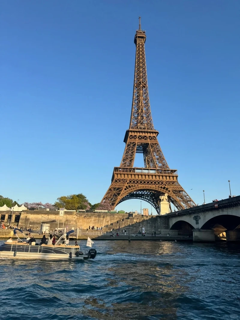 Không thể bỏ lỡ phong cảnh Paris tháp Eiffel biểu tượng nước Pháp