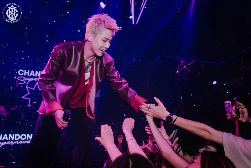 Quân AP là một ca sĩ trẻ nổi bật của Vpop