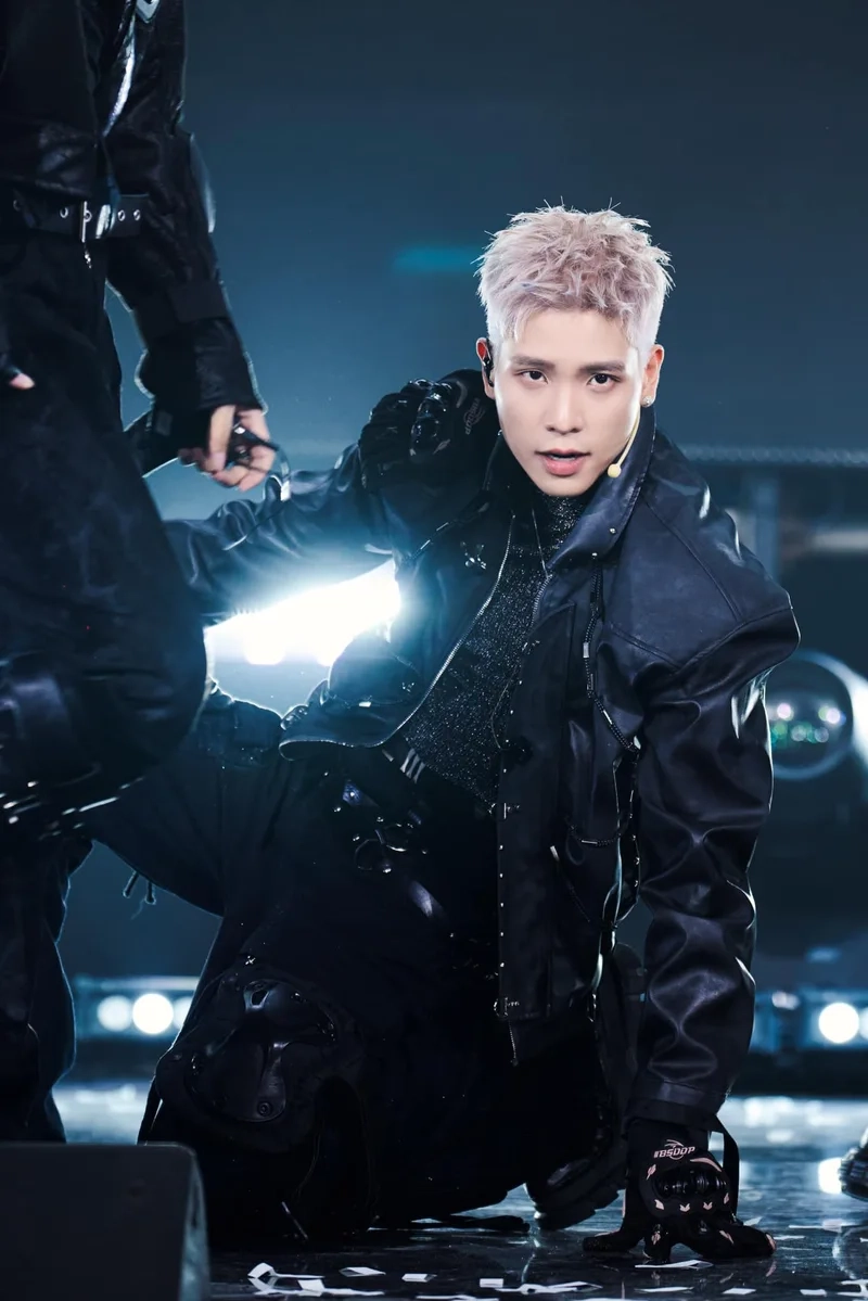 Nghe lại loạt Quân AP ca khúc nổi tiếng từng làm mưa làm gió