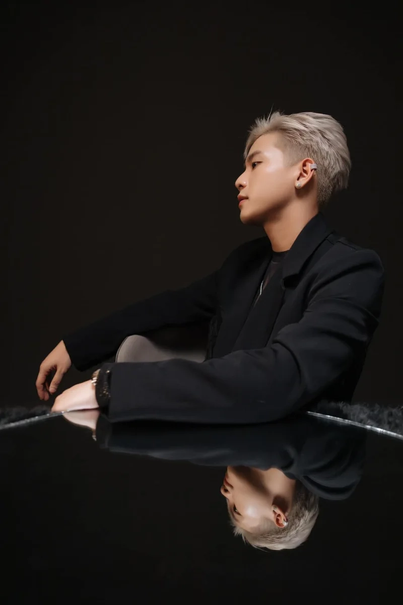 Khoảnh khắc tỏa sáng của Quân AP sân khấu đầy năng lượng