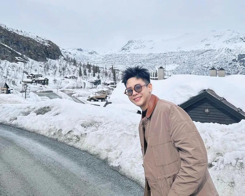 Loạt Quân AP MV ca nhạc gây sốt cộng đồng mạng