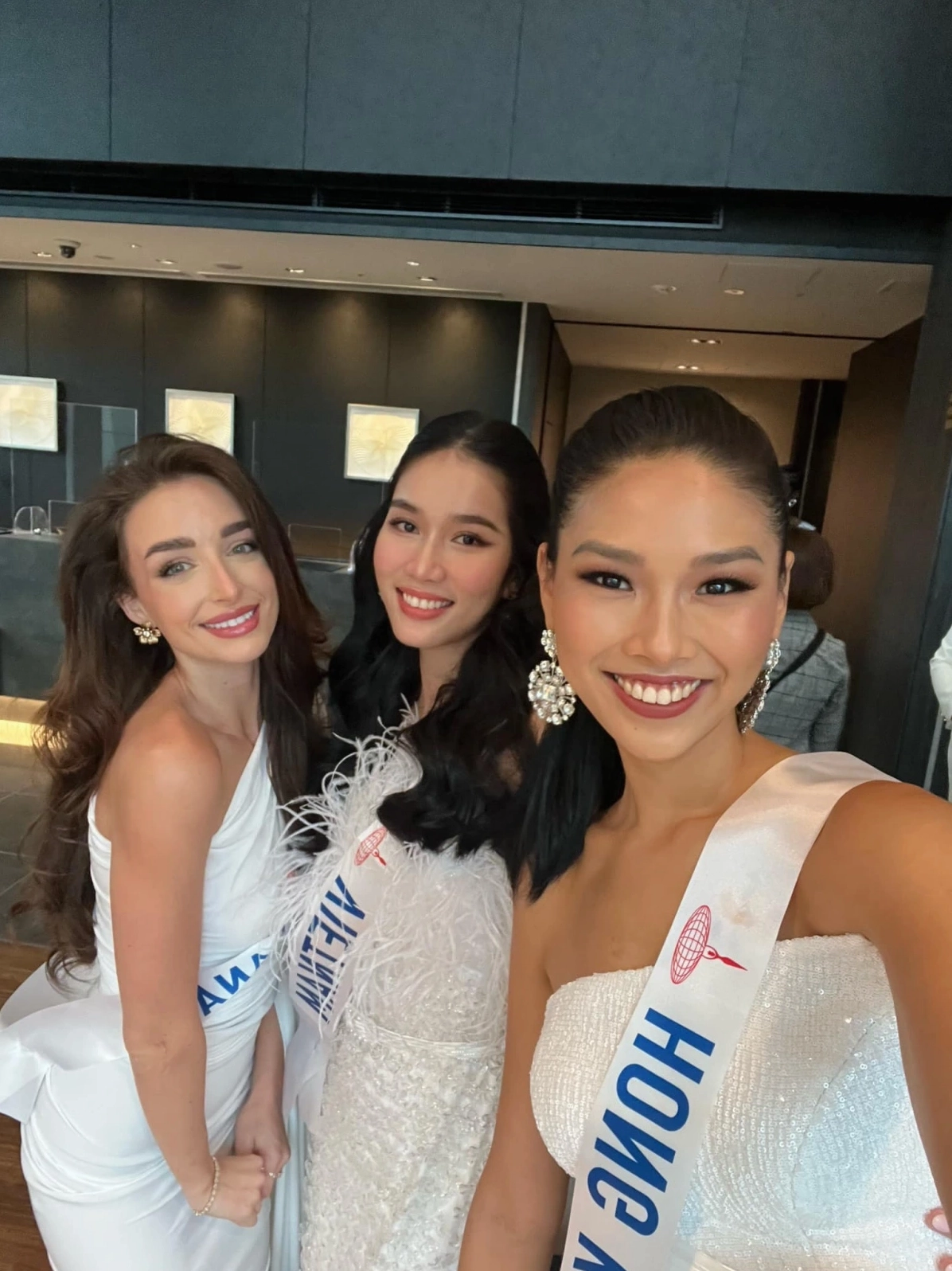 A hau phuong anh do sac xinh dep cung cac thi sinh miss international 2022 hinh anh 2