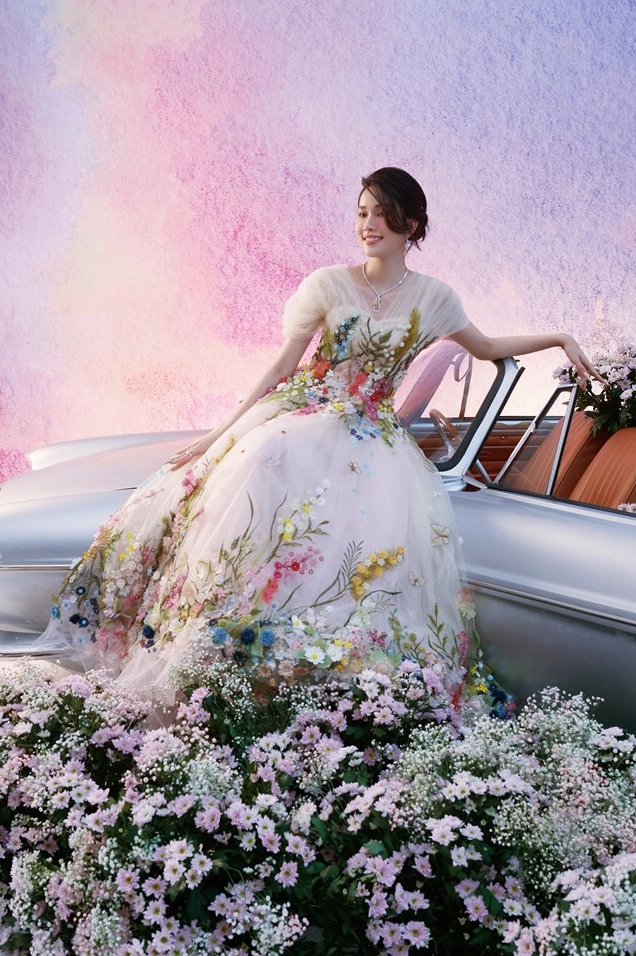 Á hậu Phương Anh khoe nhan sắc thăng hạng rực rỡ trước thềm cuộc thi quốc tế