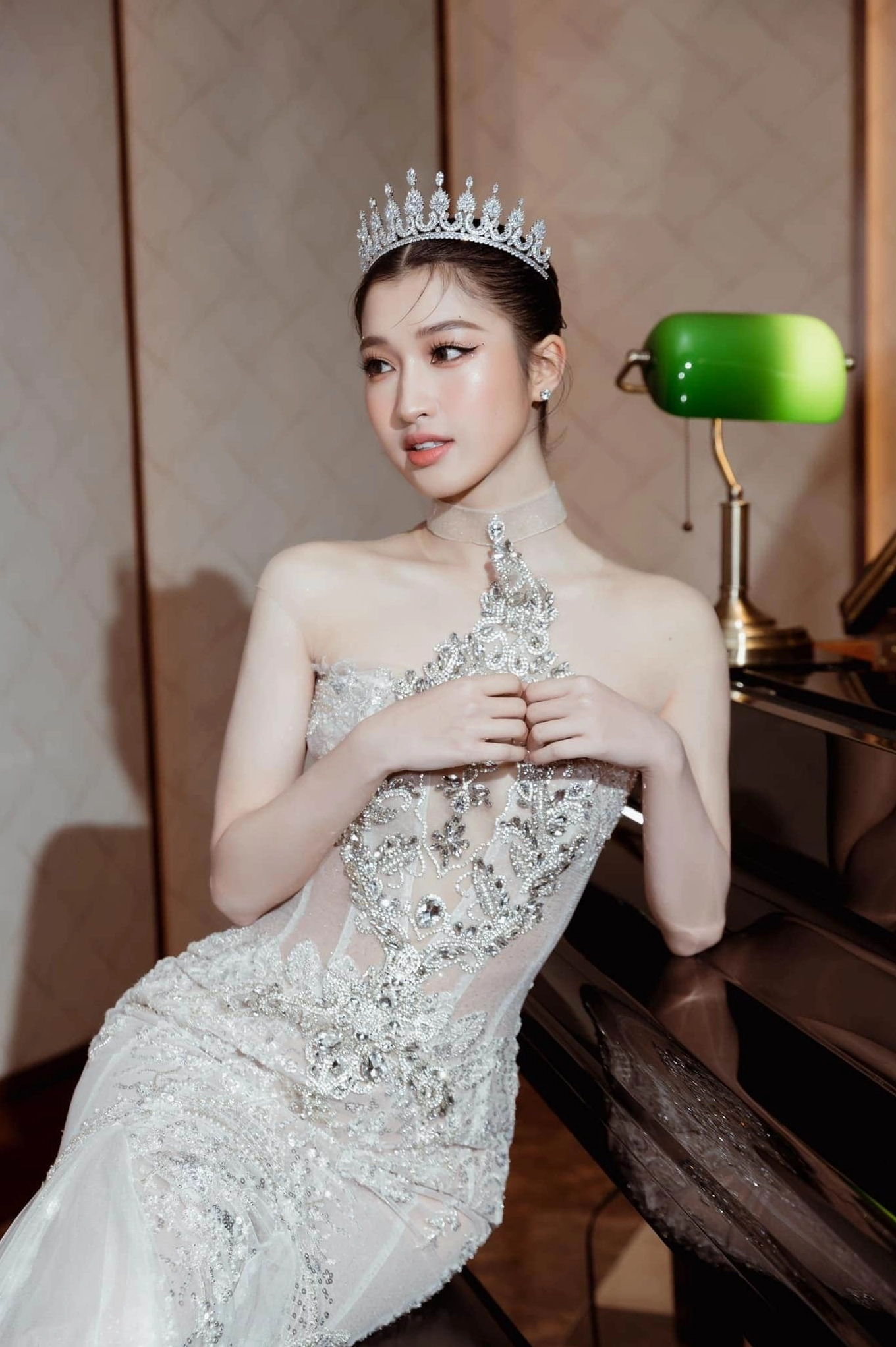 Á hậu Phương Nhi với vẻ đẹp dịu dàng trong trẻo được gọi là thần tiên tỷ tỷ