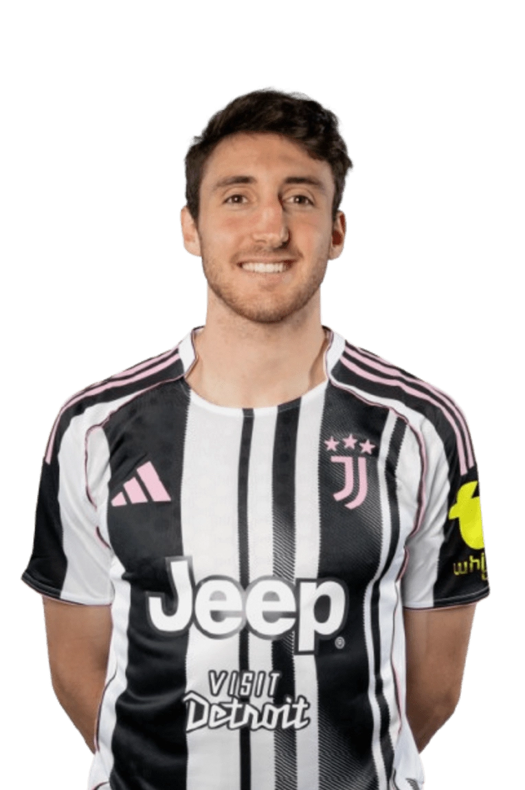 Andrea Cambiaso di chuyển thông minh bên cánh hỗ trợ tấn công