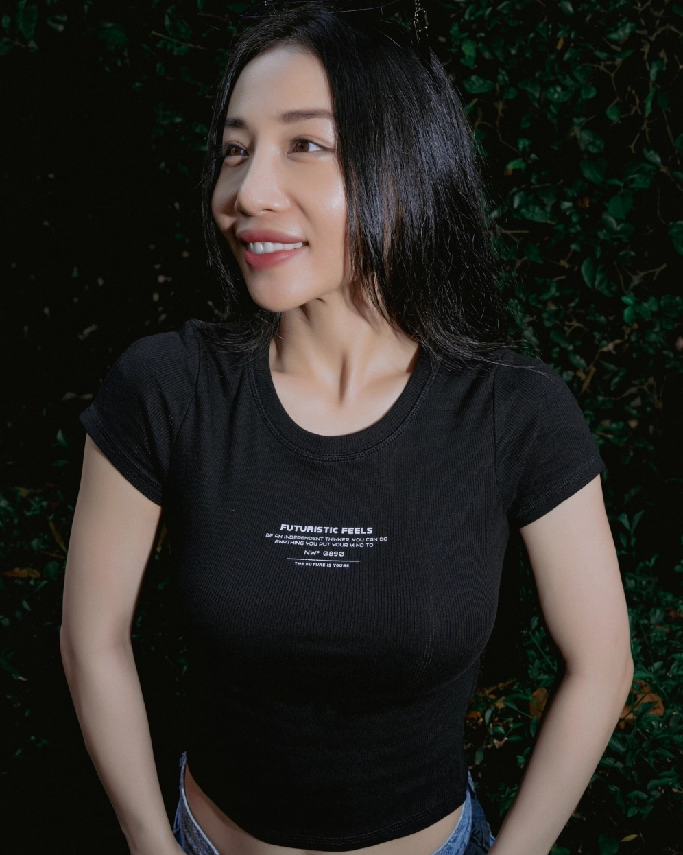 Ảnh bé gái dễ thương với đôi má phúng phính ngộ nghĩnh