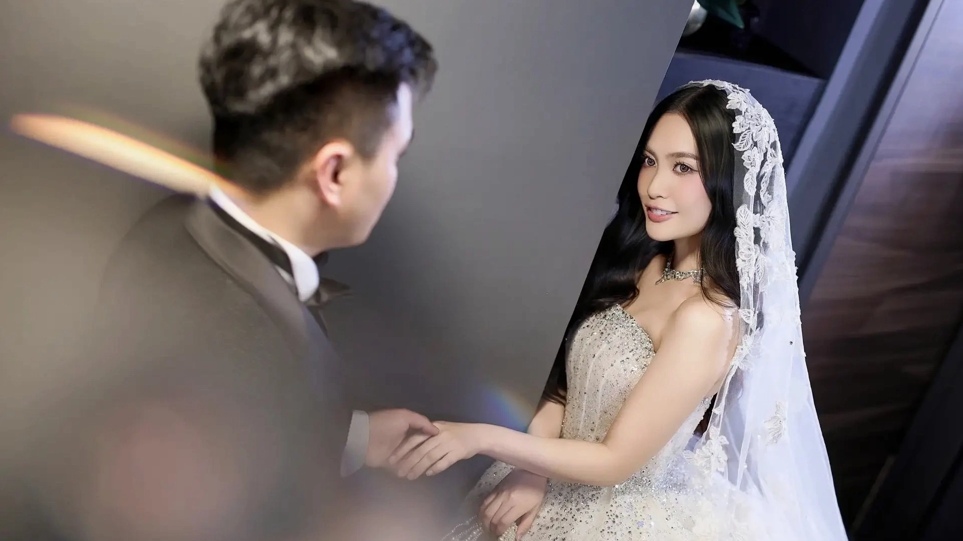 Ảnh cưới tuyệt đẹp của Hoa hậu Nông Thúy Hằng