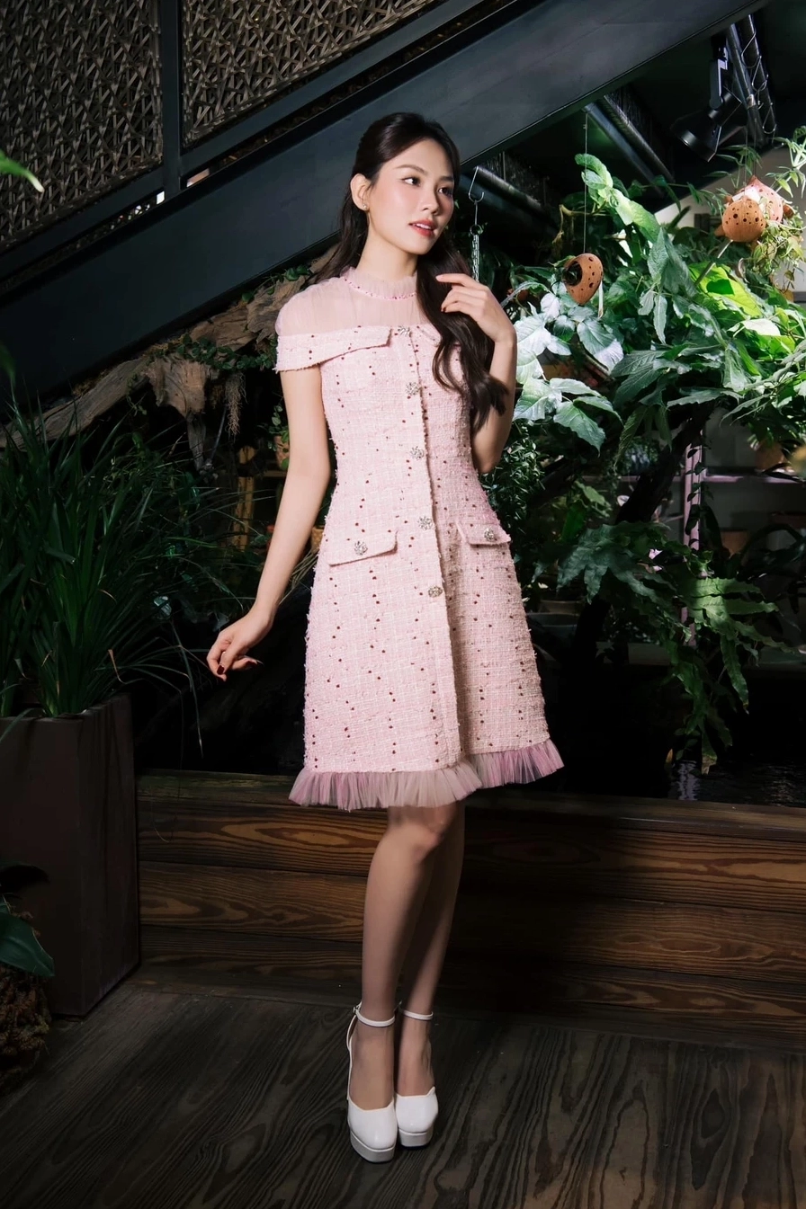 Ảnh em bé gái dễ thương với những khoảnh khắc vô cùng ngộ nghĩnh