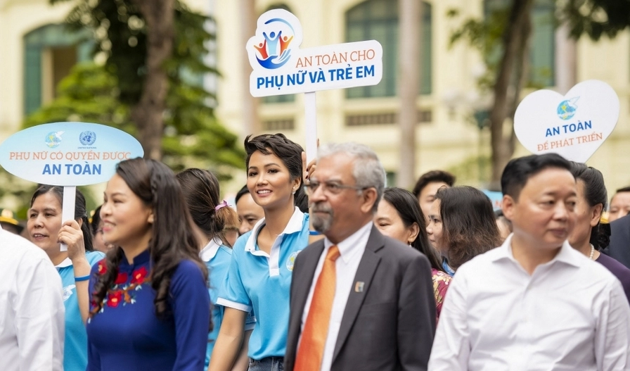 Ảnh minh họa về phong cách sống của H'Hen Niê