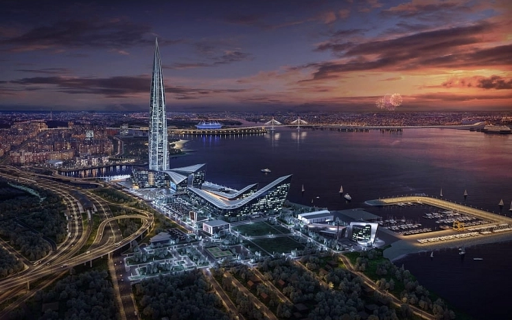 Ảnh toàn cảnh khu phức hợp Lakhta Center lấp lánh trong ánh sáng hoàng hôn
