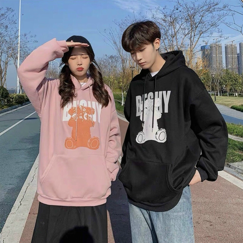 Áo hoodie in hình gấu cặp đôi thể hiện sự gắn kết và tình yêu ngọt ngào
