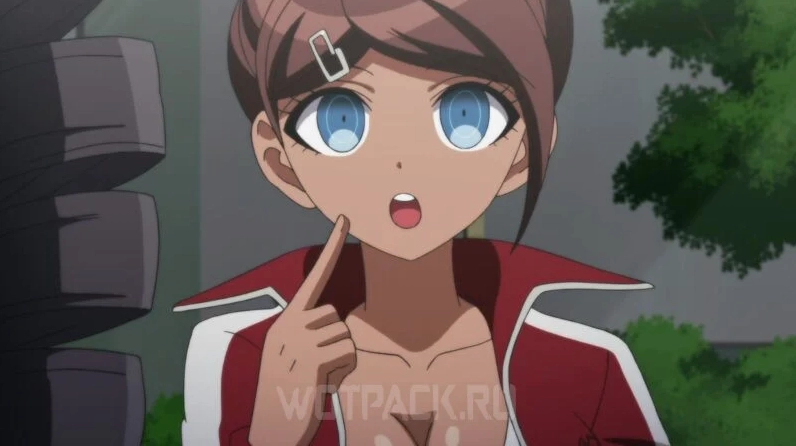 Aoi Asahina đang mỉm cười rạng rỡ